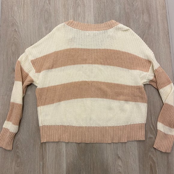 Striped, Cropped V Neck Sweater - Picture 2 of 4